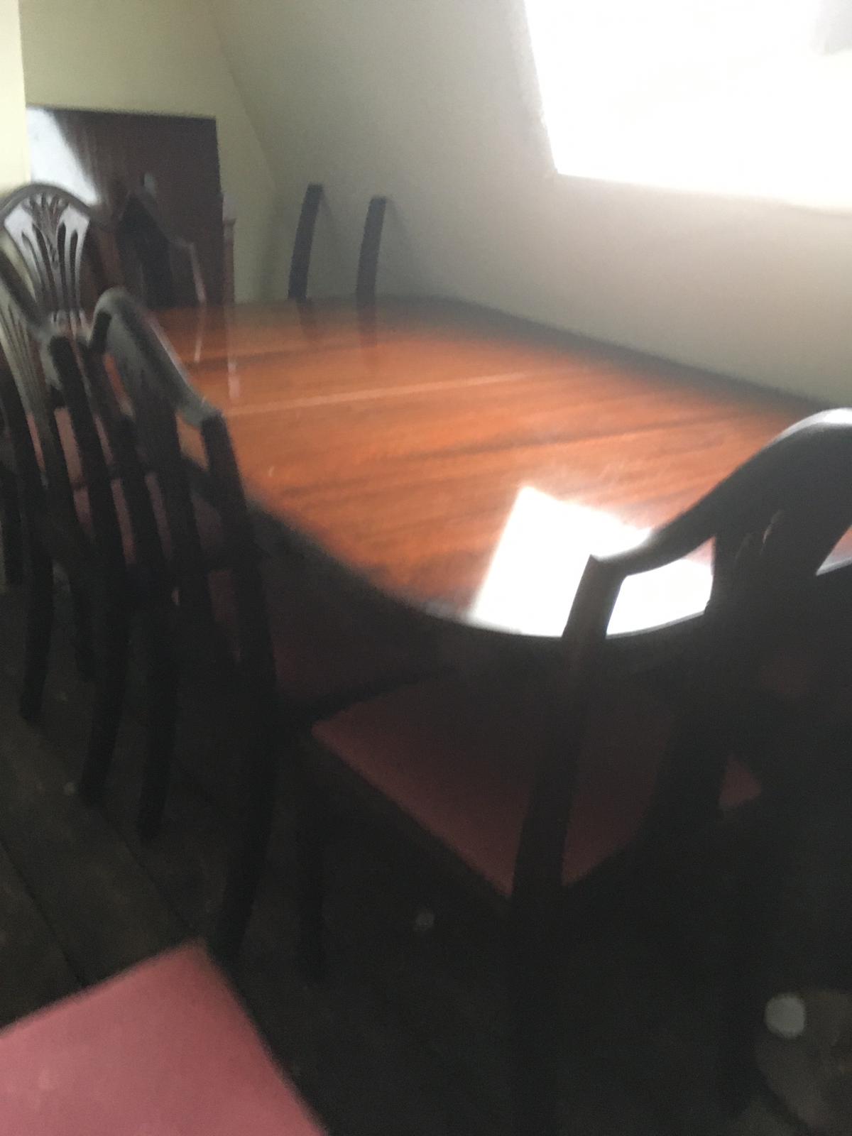 Mahogany Table with 8 chairs